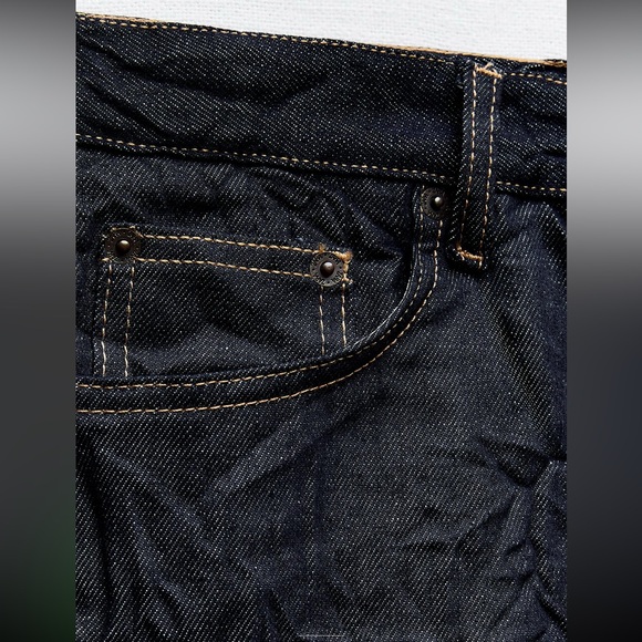 Zara NWT Mid Waist Wrinkle Effect Jeans - Picture 11 of 11